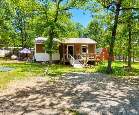 48 Indian Nation Dr, Canadian, OK 74425