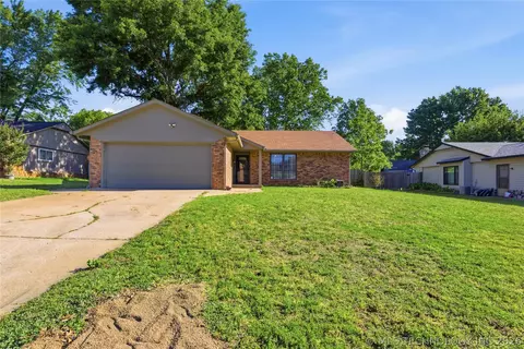 132 W Jefferson St, Broken Arrow, OK 74011