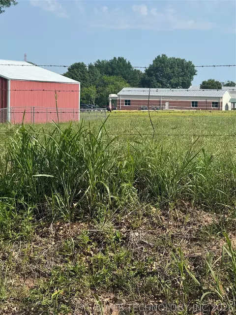 E Harris Road, Muskogee, OK 74403