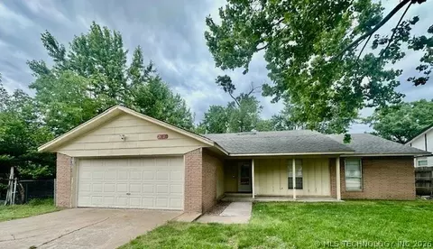 21425 E 31st Pl, Broken Arrow, OK 74014
