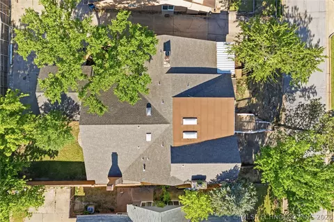 View/Area - 3928 E 60th Pl, Tulsa, OK 74135 photo 2 of 4