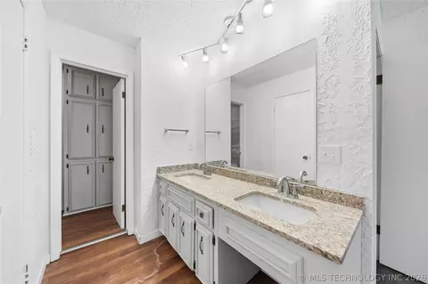 Bath - 3928 E 60th Pl, Tulsa, OK 74135 photo 1 of 12