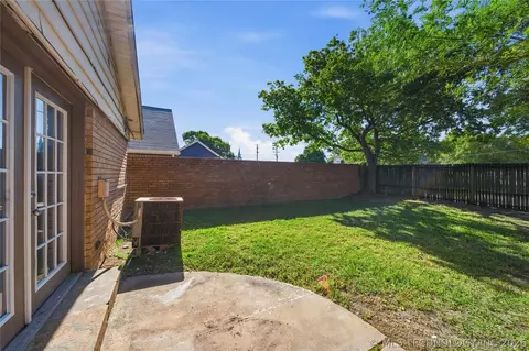 Exterior - 3928 E 60th Pl, Tulsa, OK 74135 photo 4 of 8