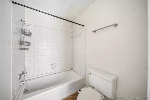 Bath - 3928 E 60th Pl, Tulsa, OK 74135 photo 8 of 12