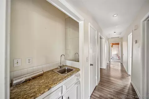 Entry Way - 3928 E 60th Pl, Tulsa, OK 74135 photo 3 of 5
