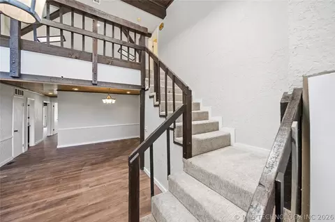 Entry Way - 3928 E 60th Pl, Tulsa, OK 74135 photo 1 of 5