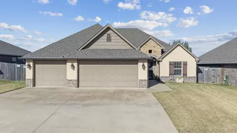 1108 Colhurst Ln, Claremore, OK 74019