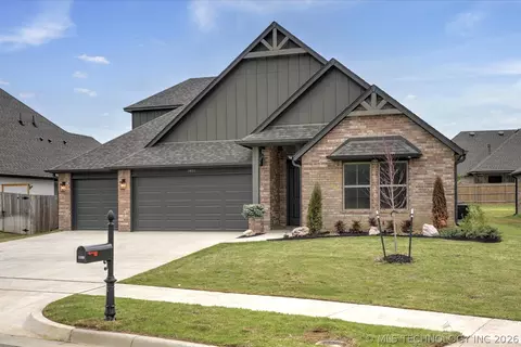 1409 N 70th St, Broken Arrow, OK 74014