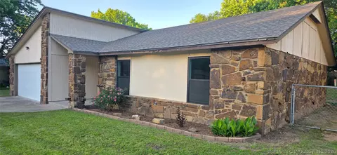 13621 S 285th East Ave, Coweta, OK 74429