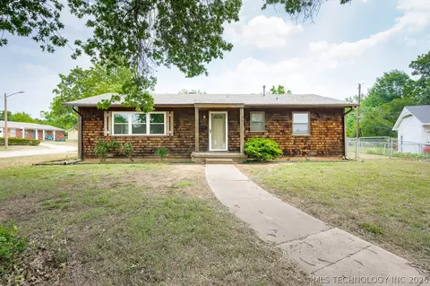 1401 E Cedar Dr, Stillwater, OK 74075