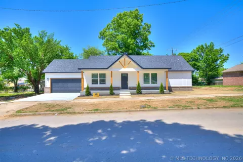 Exterior - 2107 E Haskell St, Tulsa, OK 74110 photo 2 of 11