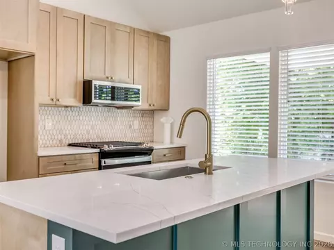 Kitchen - 2107 E Haskell St, Tulsa, OK 74110 photo 7 of 10