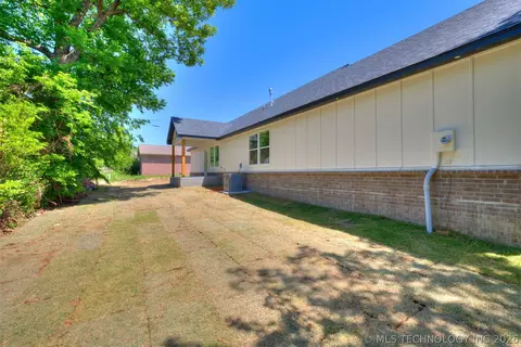 Exterior - 2107 E Haskell St, Tulsa, OK 74110 photo 5 of 11