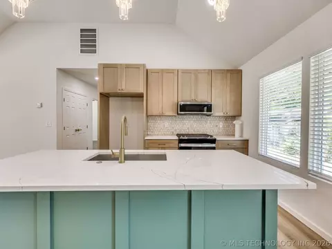 Kitchen - 2107 E Haskell St, Tulsa, OK 74110 photo 5 of 10