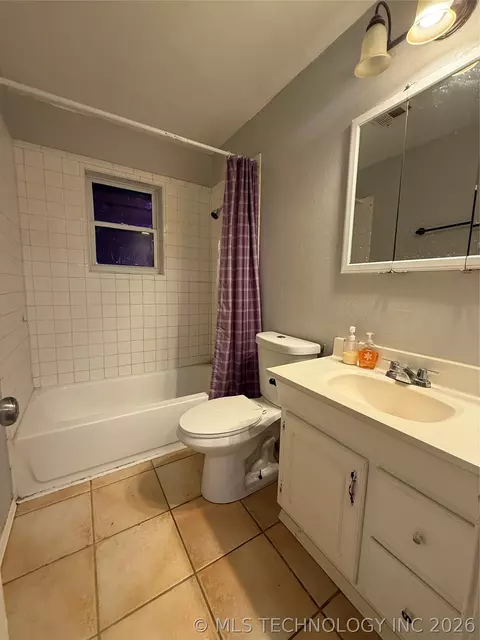Bath - 206 S Main, Ada, OK 74820 photo 1 of 3