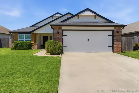 4017 W 103rd Ct, Jenks, OK 74037
