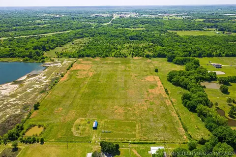 14744 Tyler Rd, Okmulgee, OK 74447