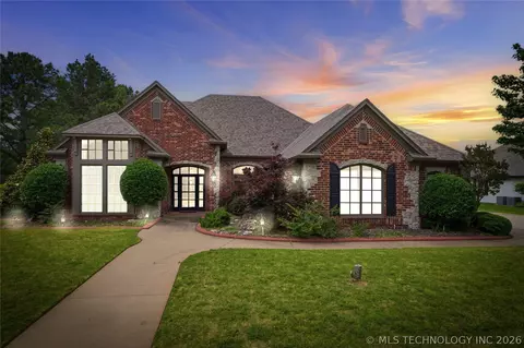 309 E Imperial St, Broken Arrow, OK 74011