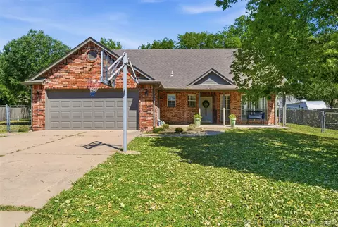 8137 E Misty Morning Pl, Claremore, OK 74019