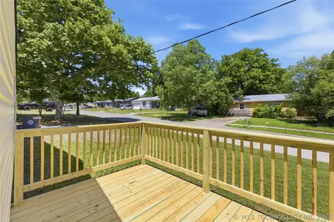 4698 Cheyenne Ave, Tulsa, OK 74126