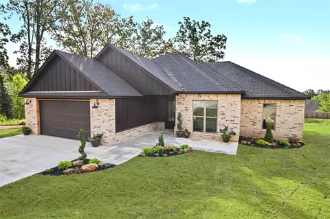 685 Woodlands Dr, Tahlequah, OK 74464