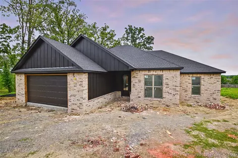 685 Woodlands Dr, Tahlequah, OK 74464