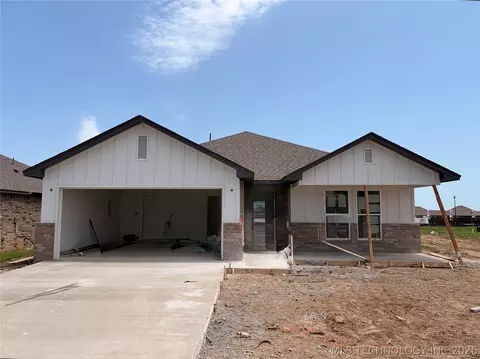 10927 S 271st East Ave, Coweta, OK 74429