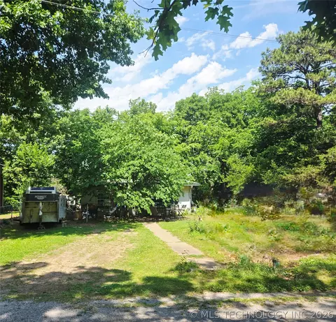 313 Big Blf, Pryor, OK 74361 photo 2
