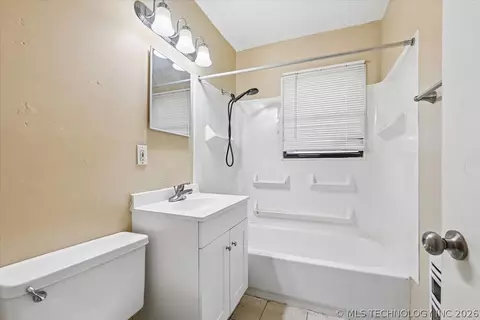 Bath - 112 E 54th St, Tulsa, OK 74105 photo 1 of 1