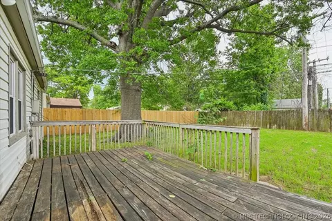 Exterior - 112 E 54th St, Tulsa, OK 74105 photo 3 of 5