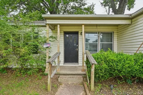 Exterior - 112 E 54th St, Tulsa, OK 74105 photo 2 of 5