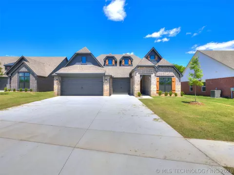 Exterior - 3205 E 147th Pl S, Bixby, OK 74008 photo 2 of 5