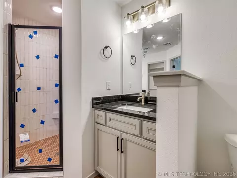 Bath - 3205 E 147th Pl S, Bixby, OK 74008 photo 6 of 9