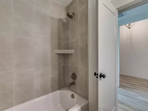 Bath - 3205 E 147th Pl S, Bixby, OK 74008 photo 2 of 9