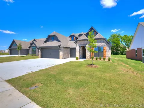 Exterior - 3205 E 147th Pl S, Bixby, OK 74008 photo 3 of 5