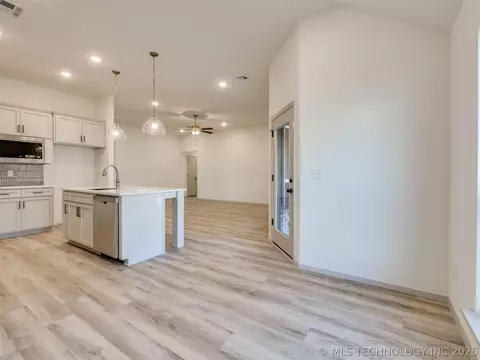Living - 3205 E 147th Pl S, Bixby, OK 74008 photo 5 of 5