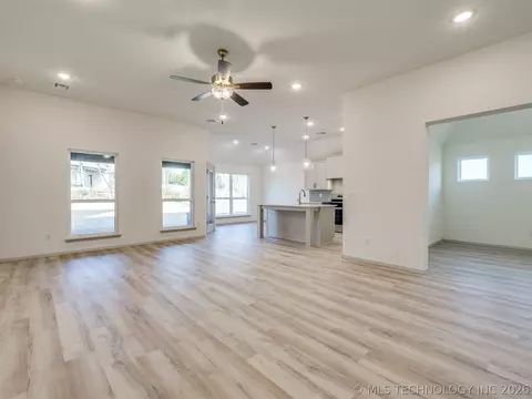 Living - 3205 E 147th Pl S, Bixby, OK 74008 photo 2 of 5