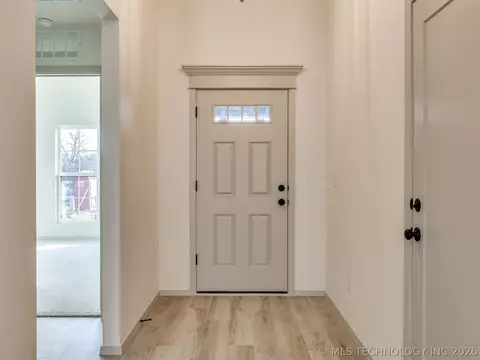 Entry Way - 3205 E 147th Pl S, Bixby, OK 74008 photo 1 of 4
