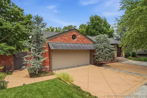 Exterior - 2829 E 34th St, Tulsa, OK 74105 photo 10 of 11