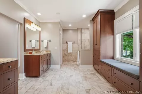 Bath - 2829 E 34th St, Tulsa, OK 74105 photo 6 of 7