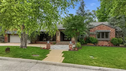 Exterior - 2829 E 34th St, Tulsa, OK 74105 photo 9 of 11