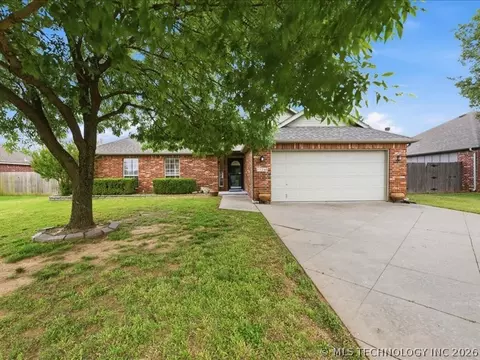 11268 S 276th East Ave, Coweta, OK 74429
