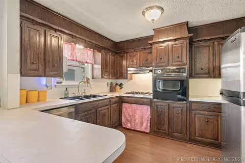 Kitchen - 12002 E 39th St, Tulsa, OK 74146 photo 2 of 4