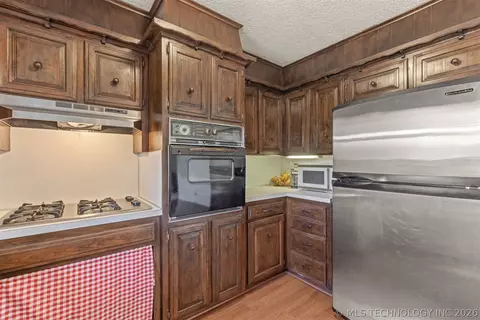Kitchen - 12002 E 39th St, Tulsa, OK 74146 photo 3 of 4