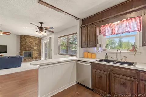 Kitchen - 12002 E 39th St, Tulsa, OK 74146 photo 4 of 4