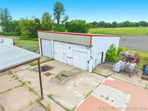 40 Interstate, Muldrow, OK 74948