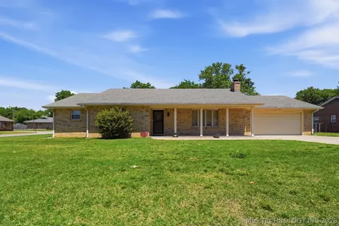 401 Moore Ln, Dewey, OK 74029