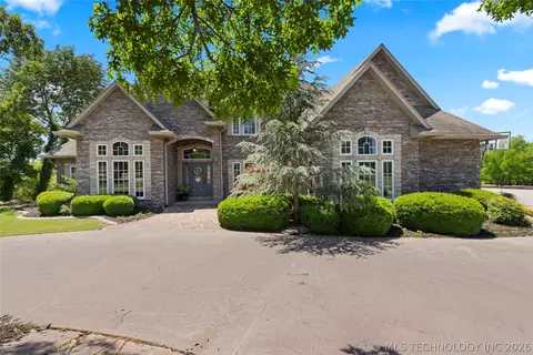 412 W Sunset Ct, Catoosa, OK 74015