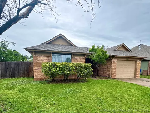 2709 S Narcissus Pl, Broken Arrow, OK 74012