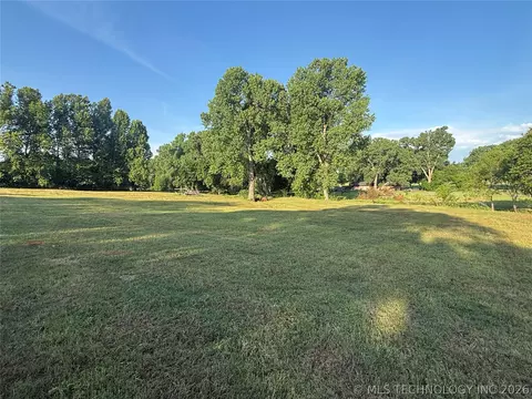 Rockwell Avenue S, Blanchard, OK 73010